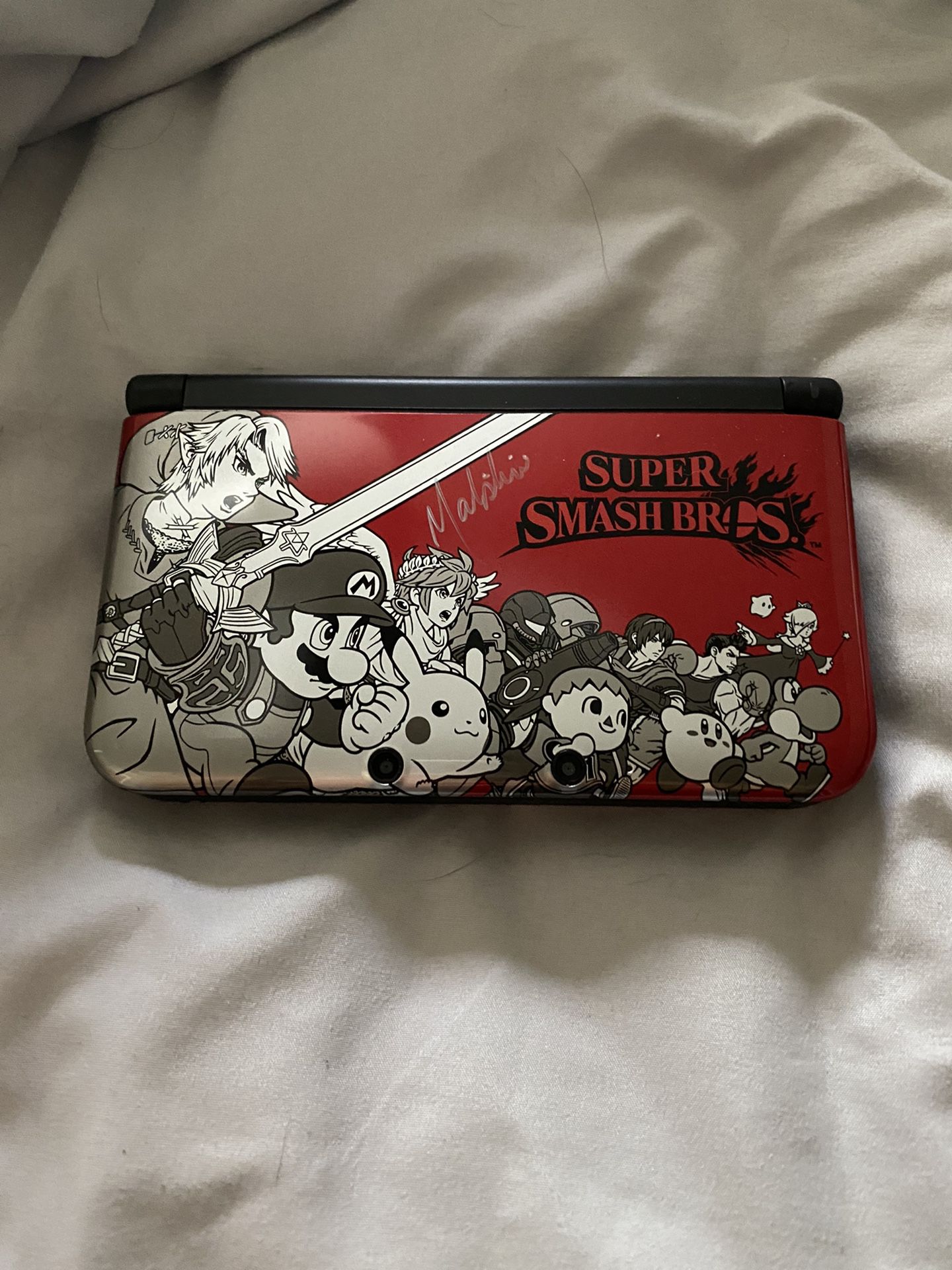 Nintendo 3ds XL Super Smash Edition ( Signed By Markiplier From YouTube )