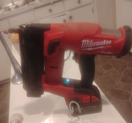 Milwaukee Fuel Cordless Nail Gun with Battery
