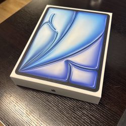 BRAND NEW w. Seal! Apple Air 13” 256 GB WiFi 