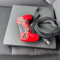 PS4 Slim 
