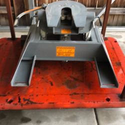 B&W  Fifth Wheel Hitch 