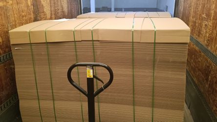 Moving carton boxes