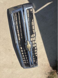 Chevy Silverado HD grille