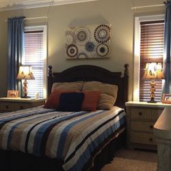 LIKE NEW 24x36 Canvas Wall Art 
