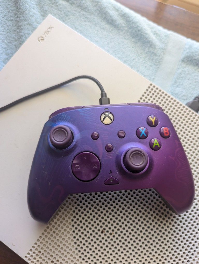 Xbox With Forza 3 And Wired Controller Video games & Consoles