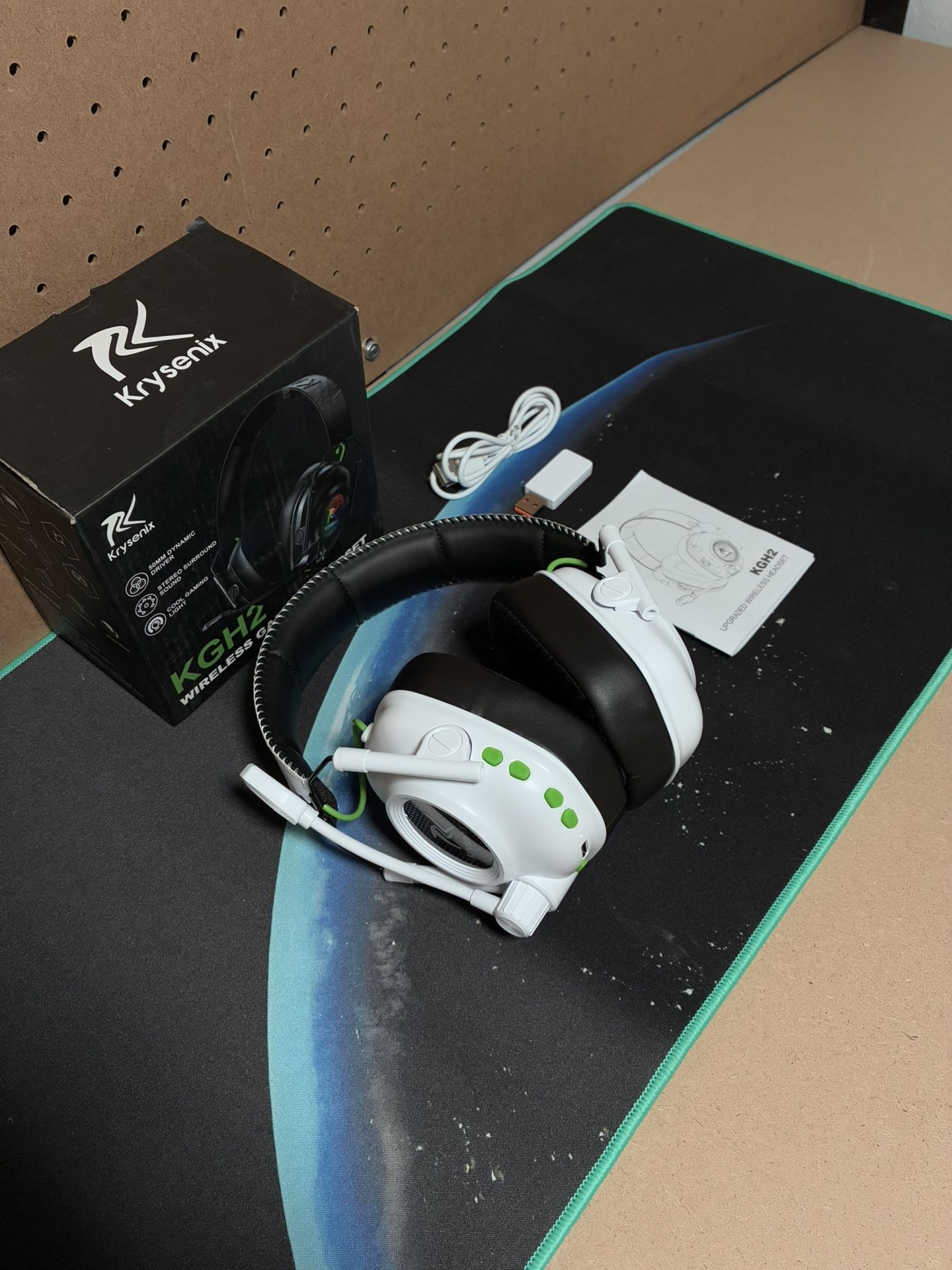 Wireless Gaming Headset, White/Black