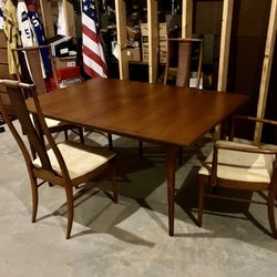 Dining Table And 4 Chairs-Vintage -like New