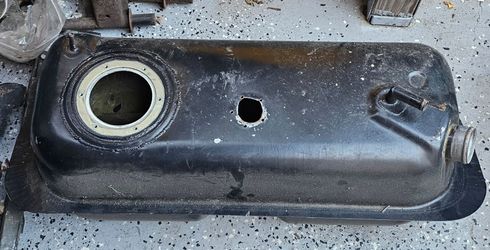 Datsun 510 fuel tank