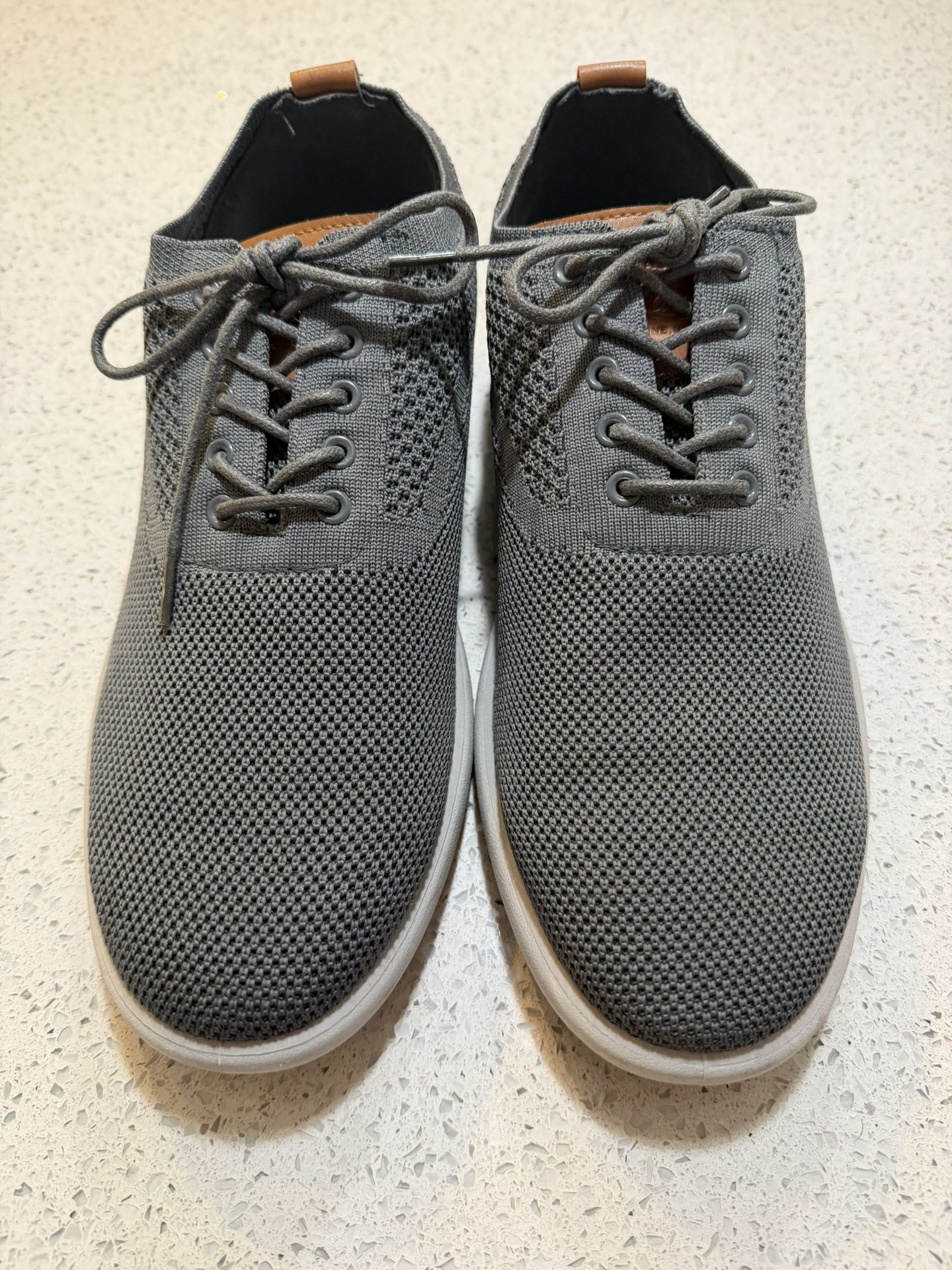 Size 9.5 G.H Bass & Co Men’s Shoes Charcoal/Tan Men’s 9.5 Style: Connor KT NIB