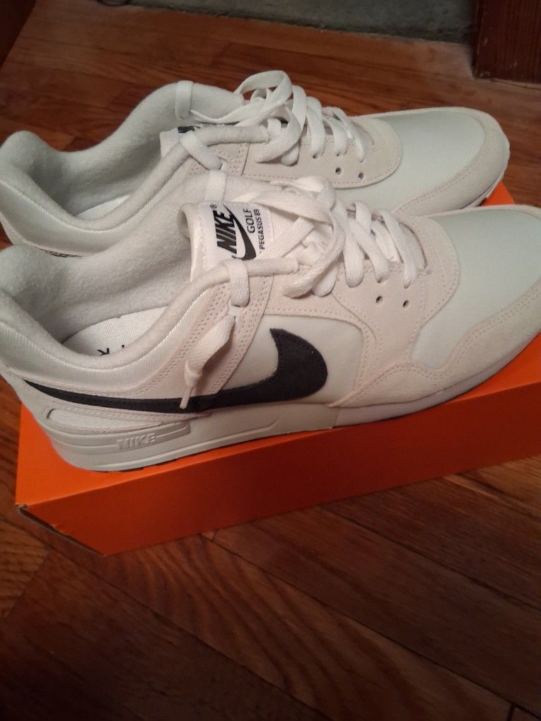 NIKE AIR PEGASUS '89 WHITE & BLACK. BRAND NEW SIZE 11