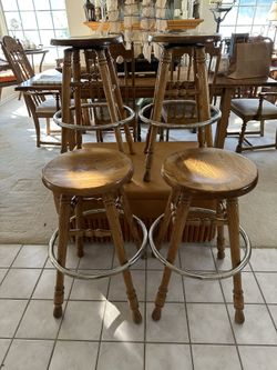 VINTAGE STURDY SOLID OAK SWIVEL 30” BAR STOOLS SET 4 PC.