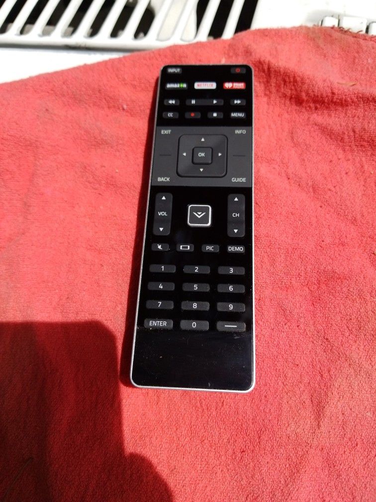 Xrt500 Vizio TV Remote W/keyboard That Lights Up