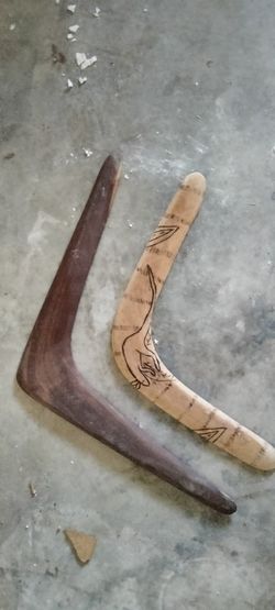 2 Australian Boomerands