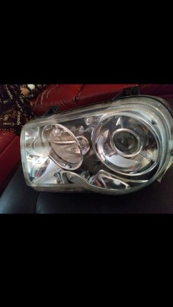 05-09 Chrysler 300C Left/Driver Halogen Headlight (NEW)