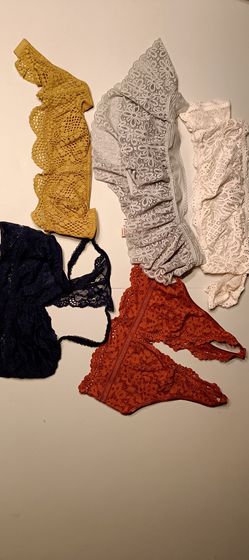 Bras/bralettes summer tops or crops tops