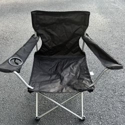 Black folding chair with carrying case - beach/lake chair 