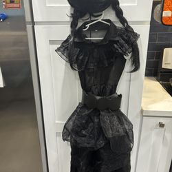 Wednesday Adams costume girls size 7-8 like new condition. 