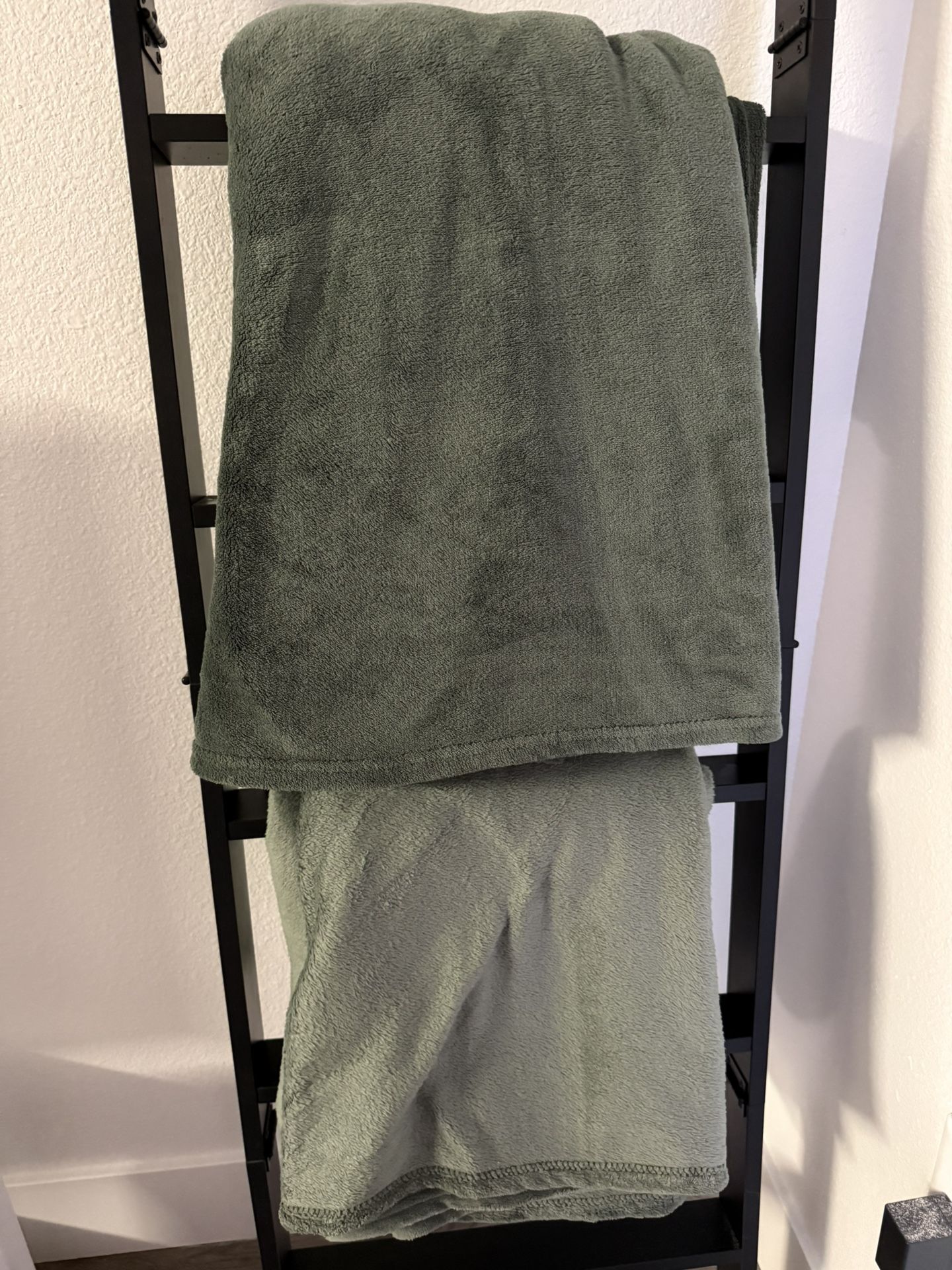 Two Green Blankets – Super Soft & Excellent Condition