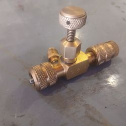 1/4 flare Schrader core removers, thumb depressors