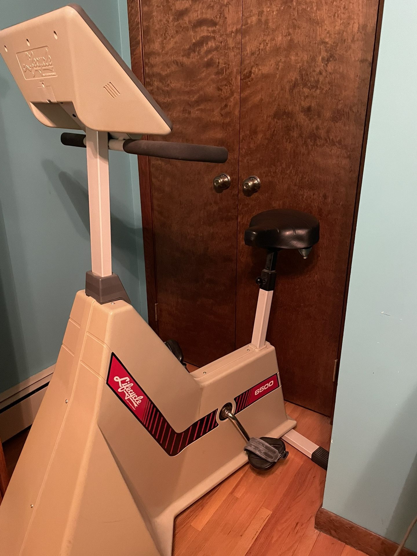 Lifecycle 6500 Exercise Bike