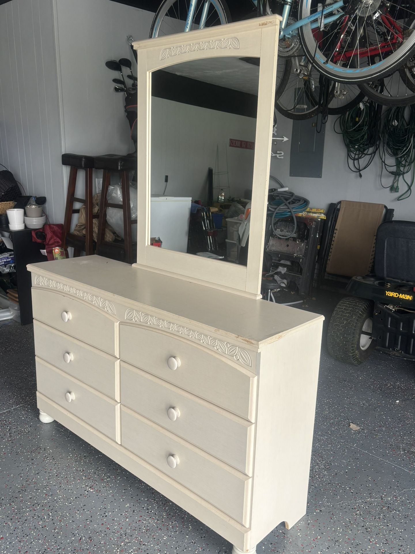 Dresser