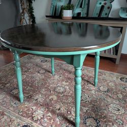 Round Table #diningtable #kitchentable
