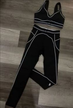 Alo Yoga Heart Throb Women's Black Two Piece Set - Size - Small