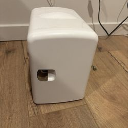 mini fridge 