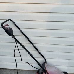 Electric Mower in good working condition 