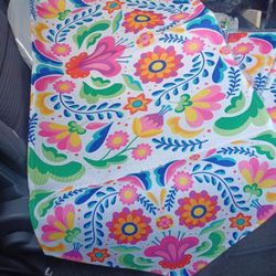 REALLY CUTE.  TABLE RUNNER  FIESTA IBUNDLE MEXICAN PARTY