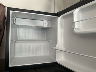 BLACK+DECKER 1.7 Cu. Ft. Mini Fridge