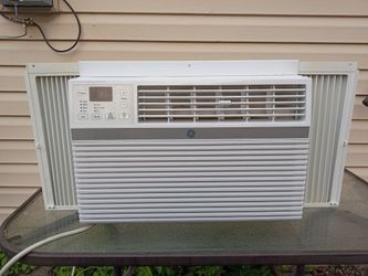 8000 BTU Window unit see pics and video price is FIRM