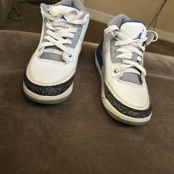 They might be a little dirty, but you can just get some warm water or if you like it, boiling water for the shoelaces, but the shoes to me are kind of