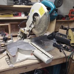 Makita 10 Inch Miter Slide Saw
