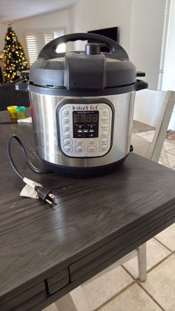 e Instant Pot IP-DUO60 V3 is a popular 6-quart, 7-in-1 electric multi-cooker