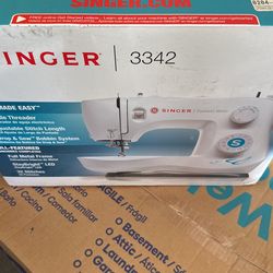 Brand New Singer Sewing Machine 3342
