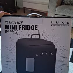 Mini Fridge' New