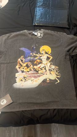 Frank Frazetta T-shirt, large Ghoul Queen”