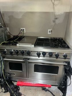 Viking 48” gas range 6burner and a griddle