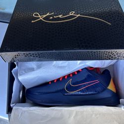 Kobe 5 Caitlin Clark Indiana Fever SZ 9M