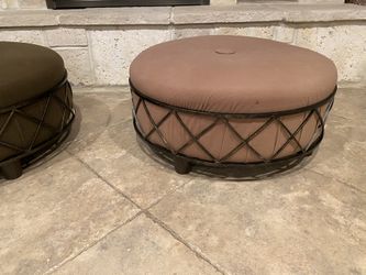 Small Settee 31 Inches Round