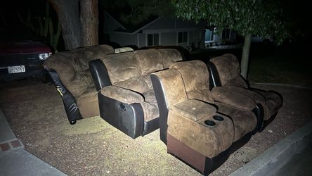 FREE COUCHES