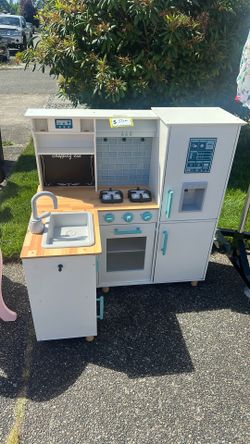 Play kitchen