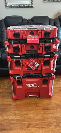 Milwaukee Packout modular rolling tool box system