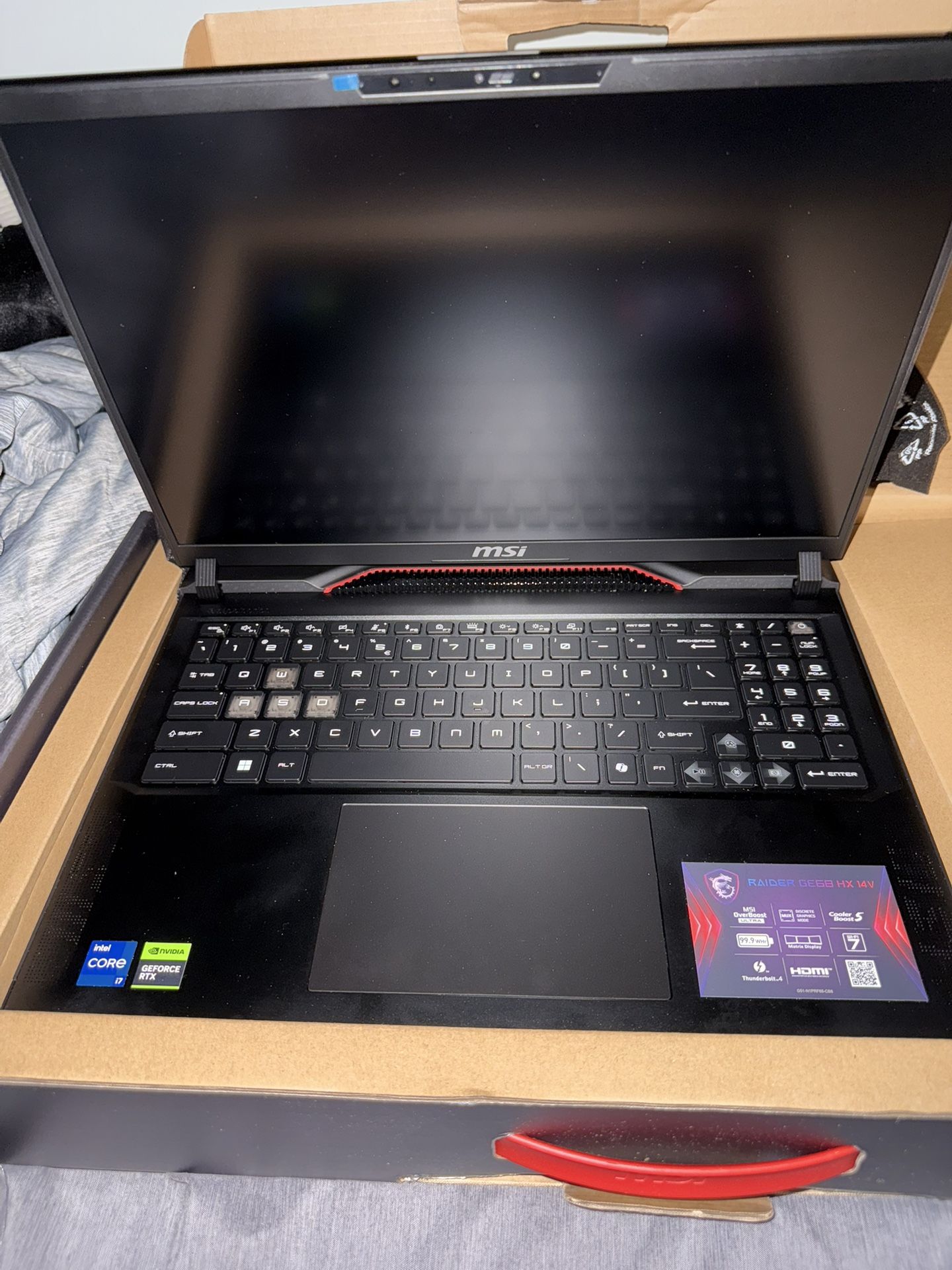 MSI Raider GE68 HX 14VFG-414US Gaming Laptop