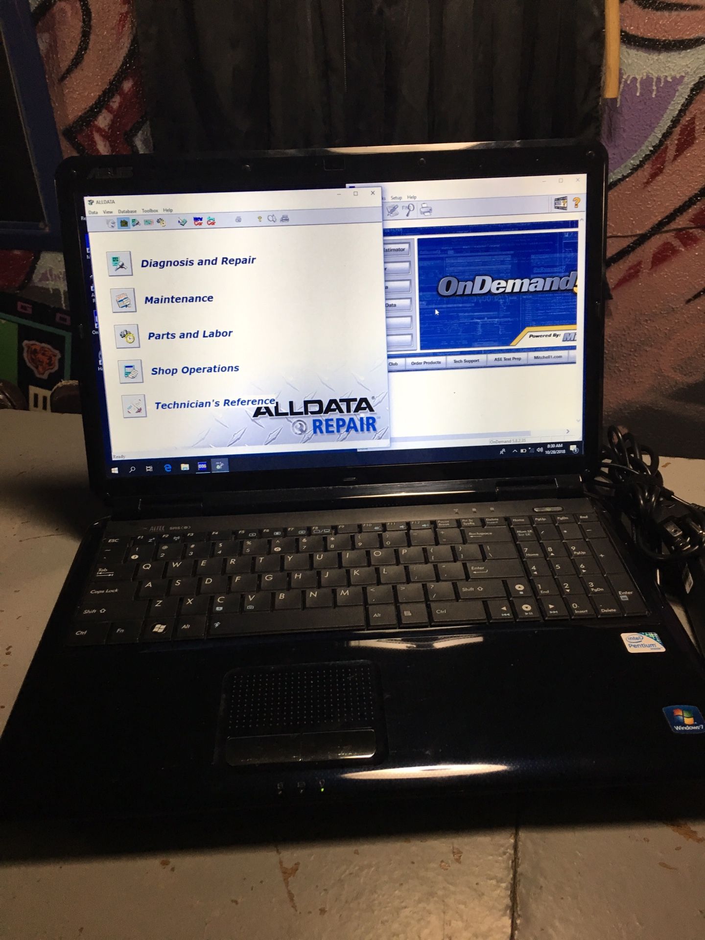 Asus laptop w/ Alldata, Mitchell OnDemand, Haynes Pro