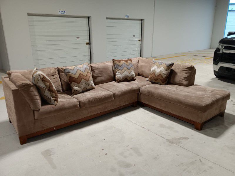 Sectional Sofa 