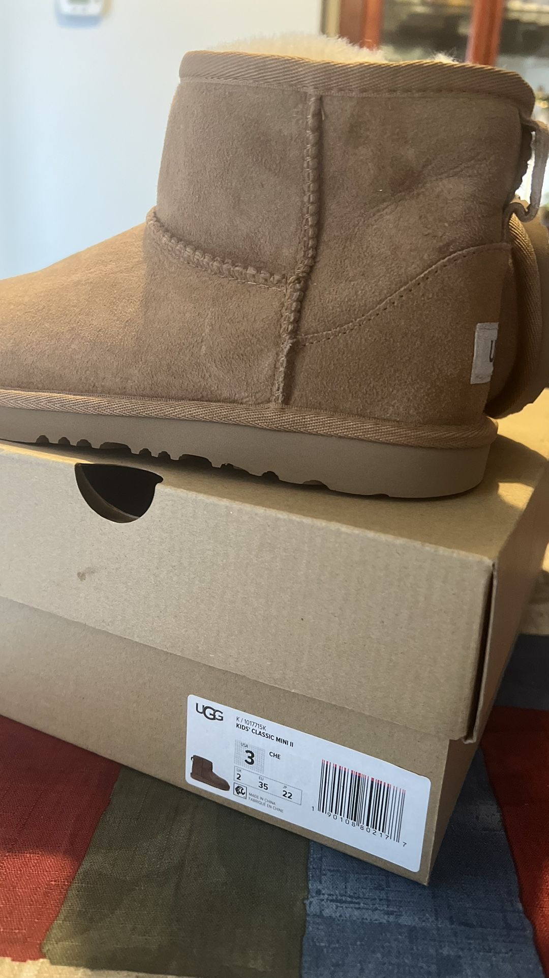Kids Classic. UGG