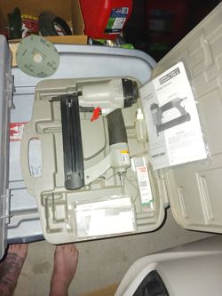 Porter Cable Pneumatic Brad Nailer New In Box Comes With Oil And Nails