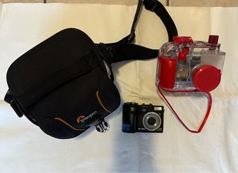 Olympus SP-350 camera w underwater enclosure